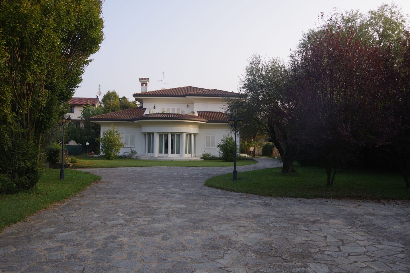 Villa di altissimo standing con parco ad Agrate Brianza