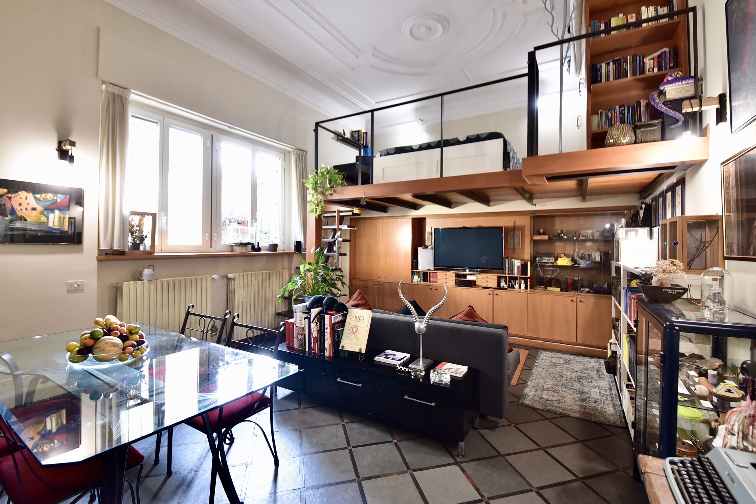 LOFT con taverna in zona Nolo