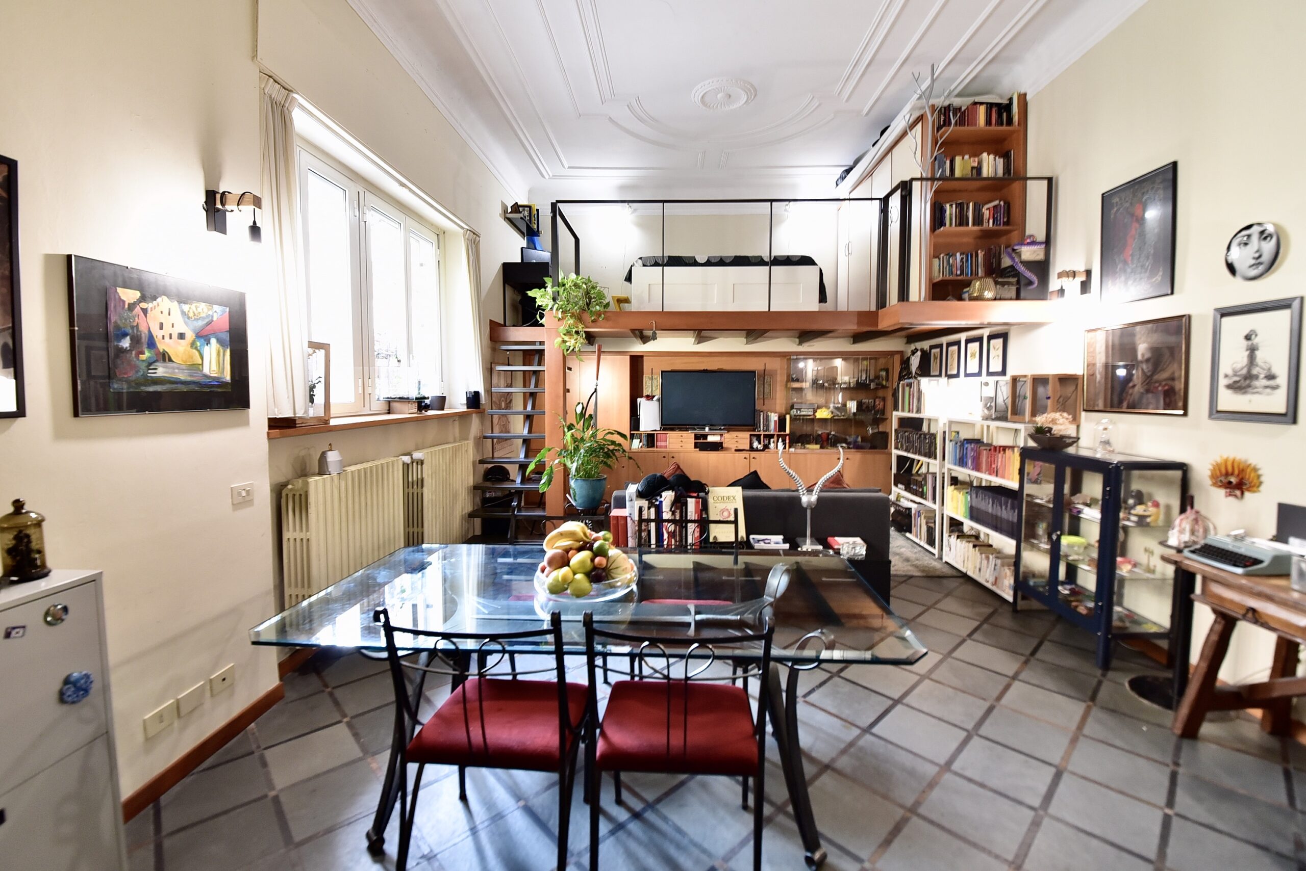 LOFT con taverna in zona Nolo