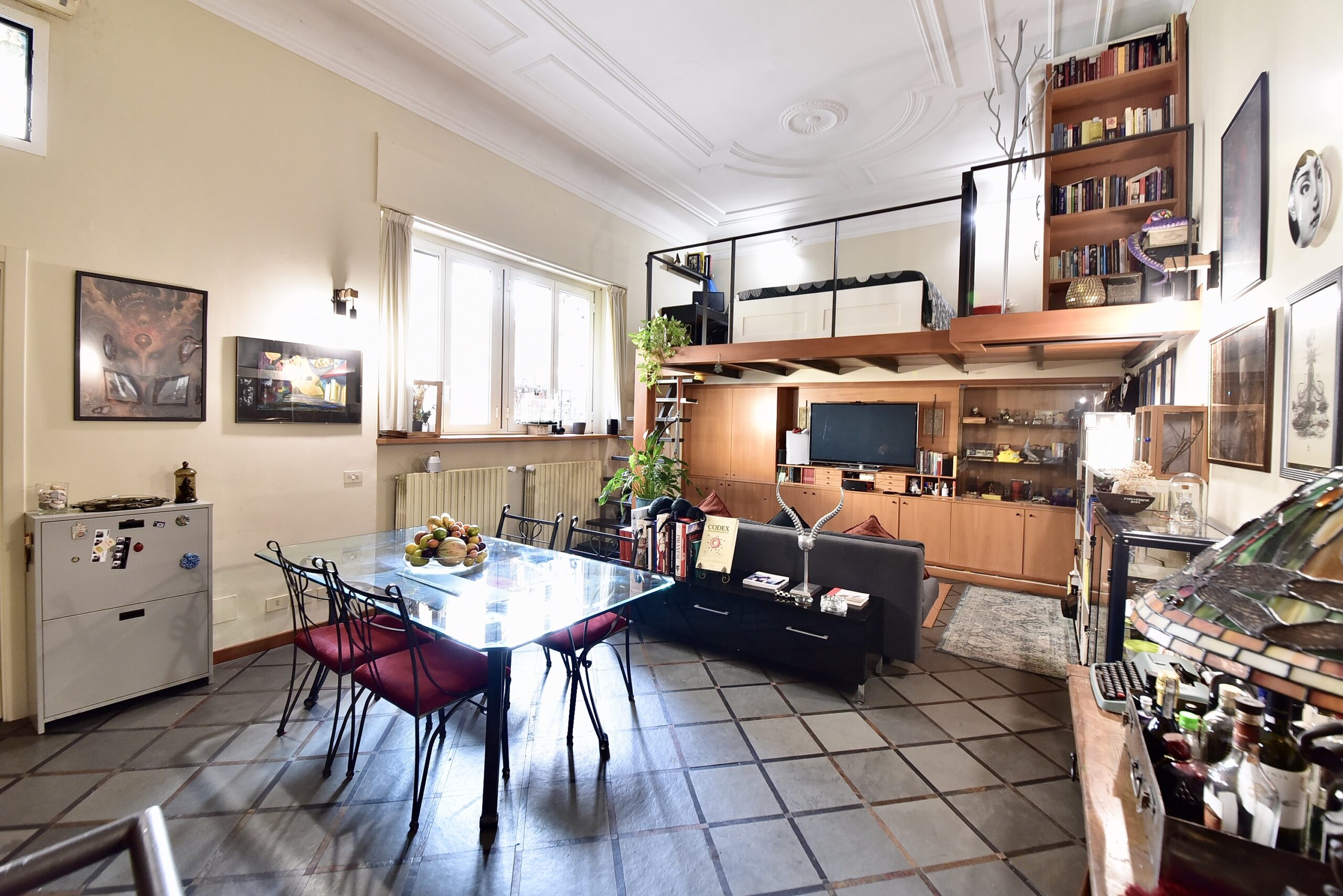 LOFT con taverna in zona Nolo