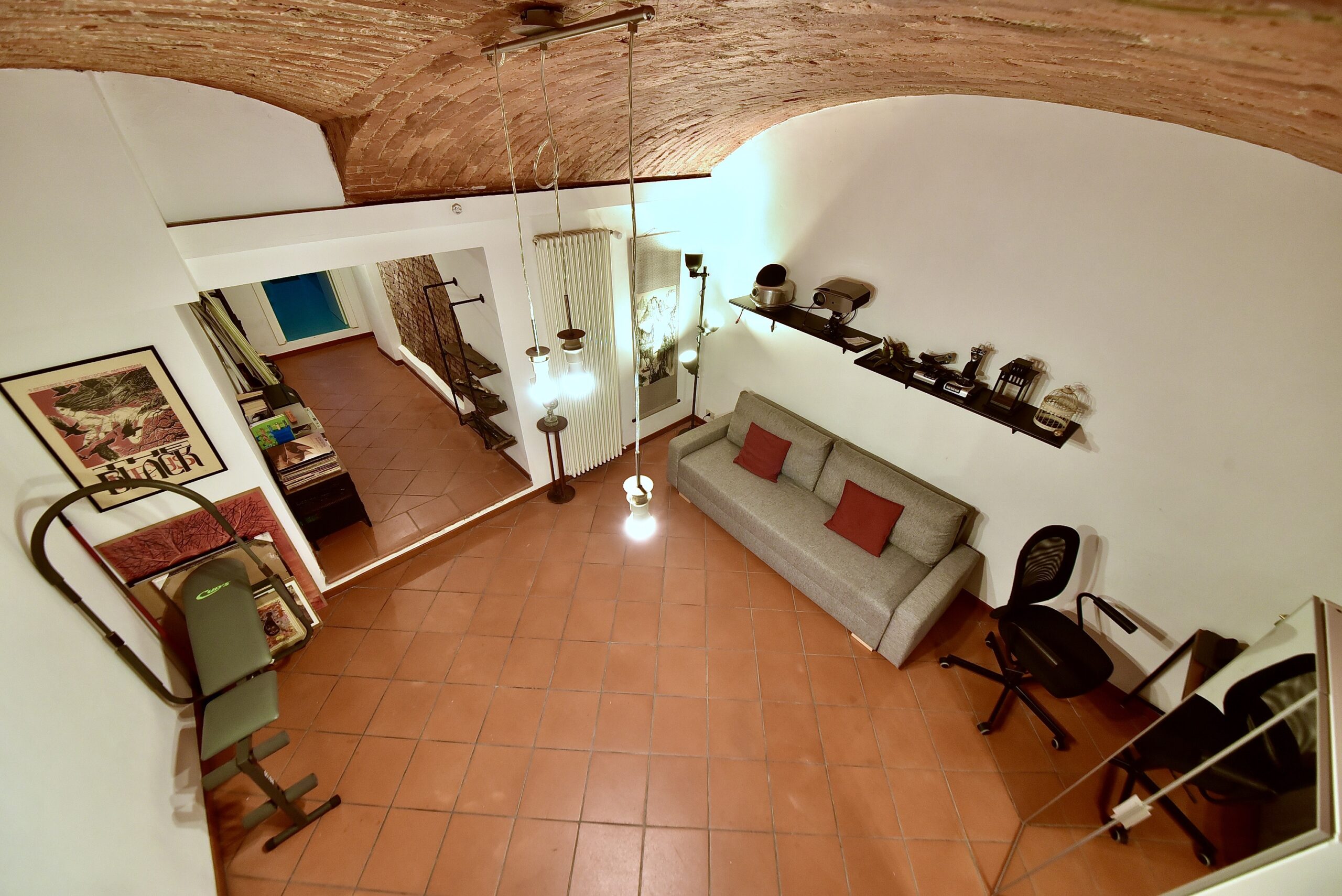 LOFT con taverna in zona Nolo