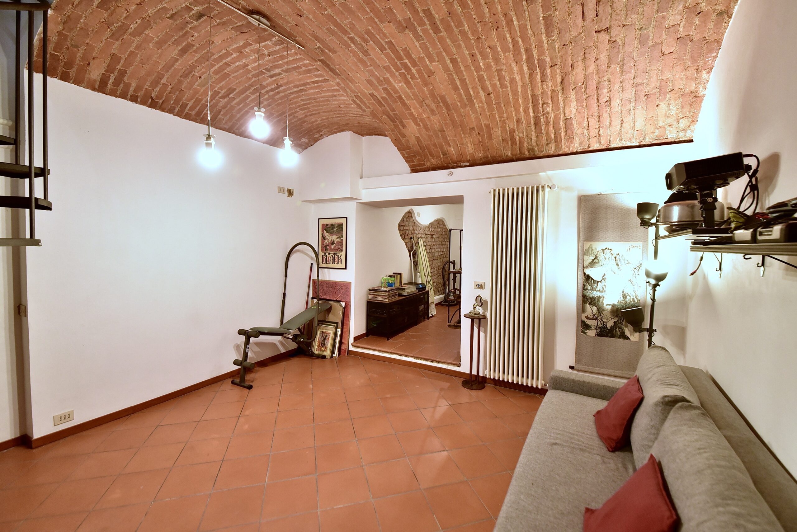 LOFT con taverna in zona Nolo