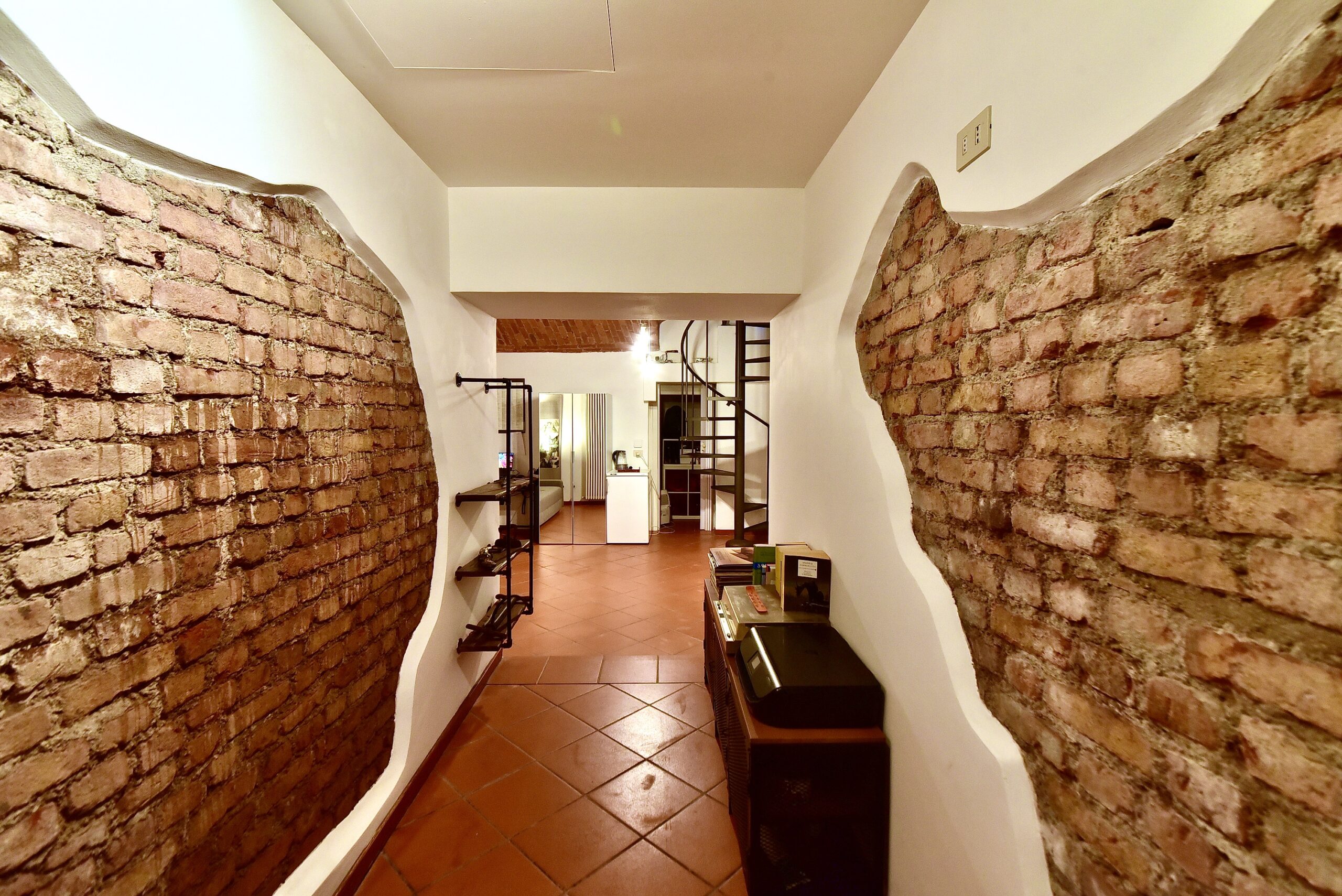 LOFT con taverna in zona Nolo